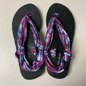 Tek Gear sandals NWOT 7/8